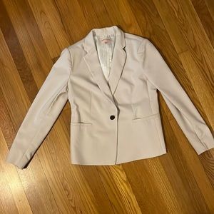 Cream color business jacket.